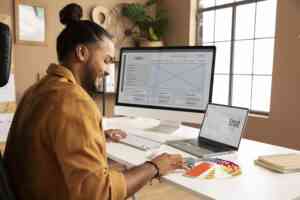 A 6 Step Guide: Should I Build My Own Website or Hire a Designer?
